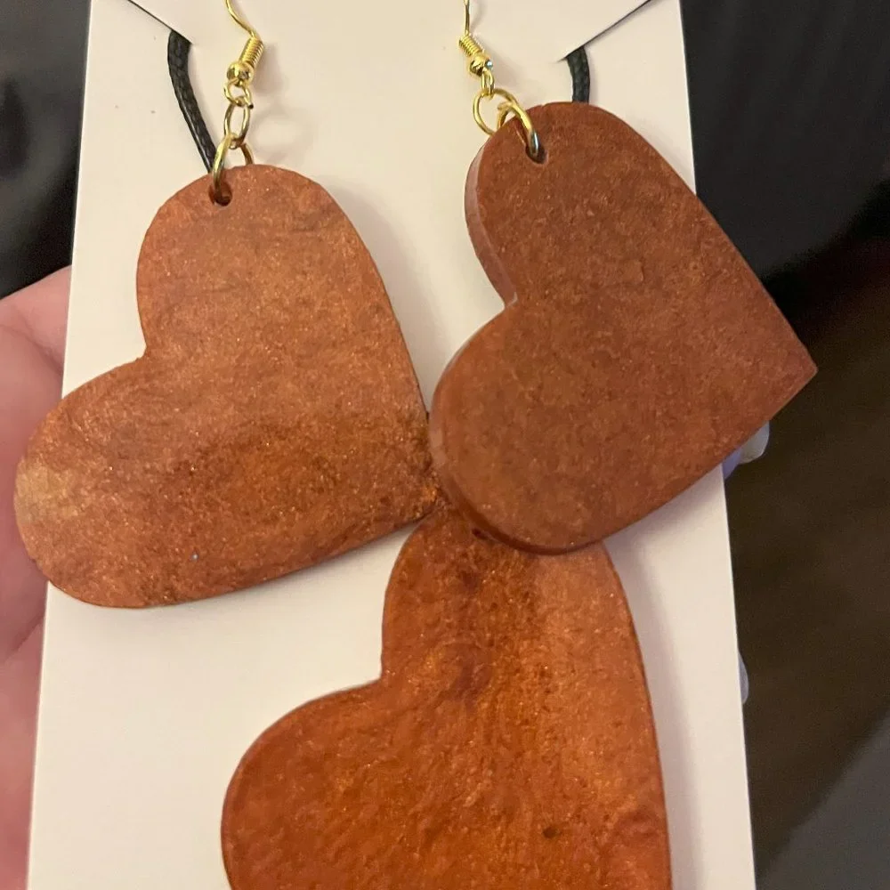 Handmade Holographic Heart earrings - Picture 4 of 6